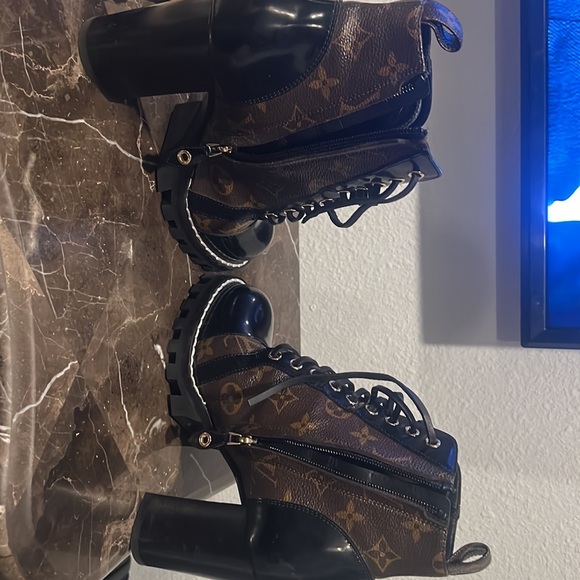 Louis Vuitton Boots - Picture 6 of 9